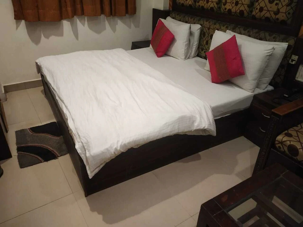 Vardhman Inn by ADB Rooms