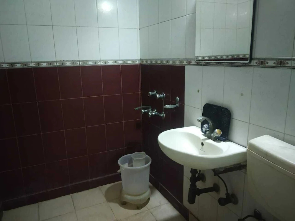 Vardhman Inn by ADB Rooms