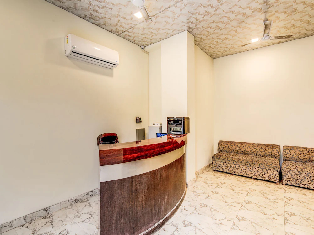 Vishwakarma Palace by OYO Rooms