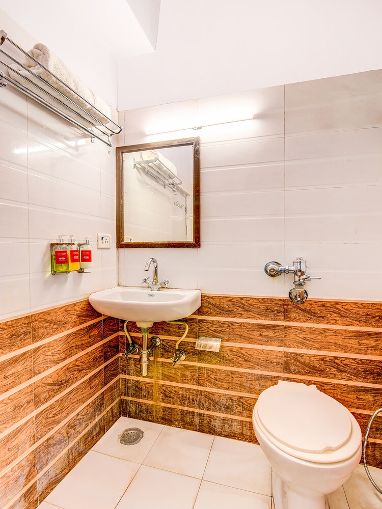 Vishwakarma Palace by OYO Rooms
