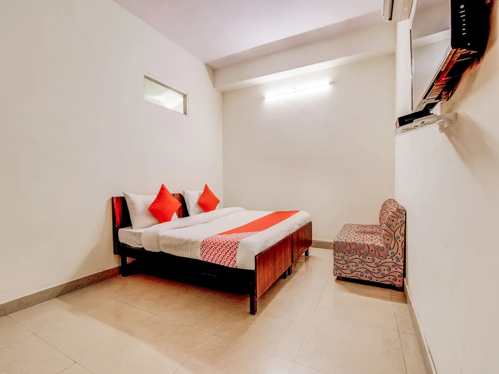 Vishwakarma Palace by OYO Rooms