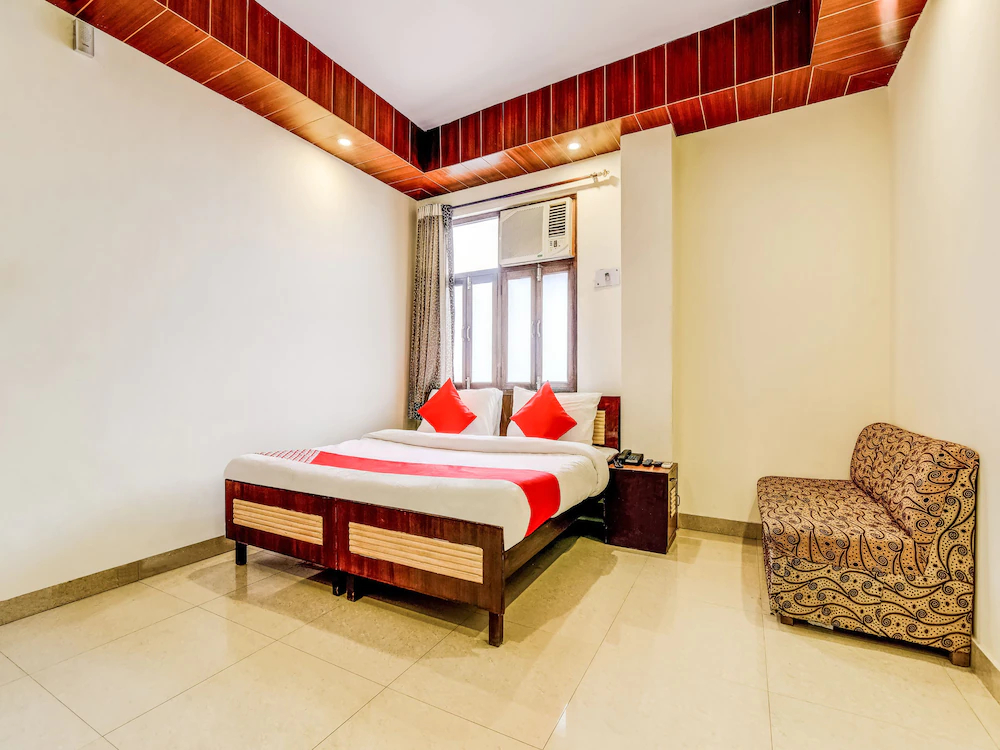 Vishwakarma Palace by OYO Rooms