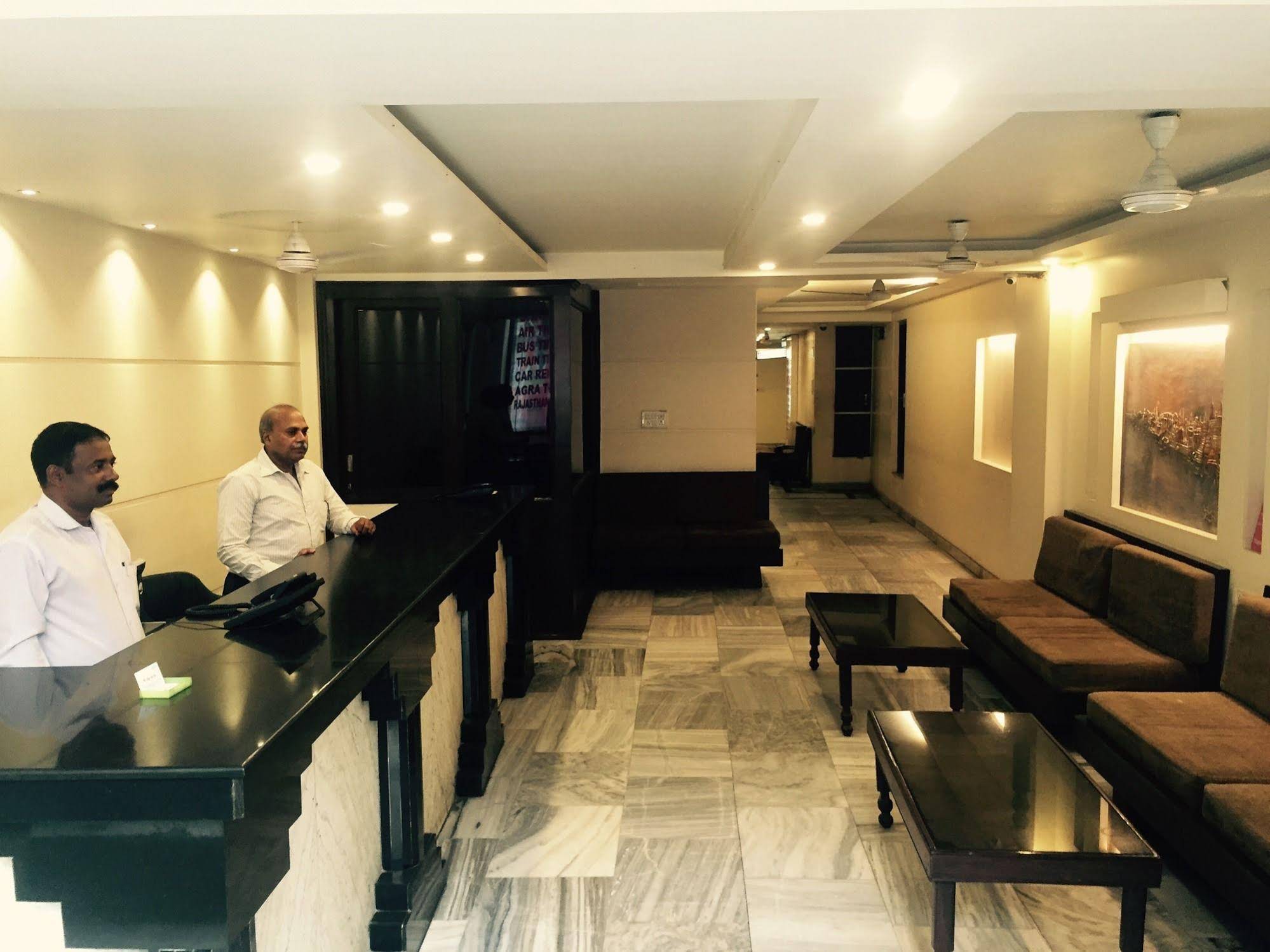 Vivek Hotel