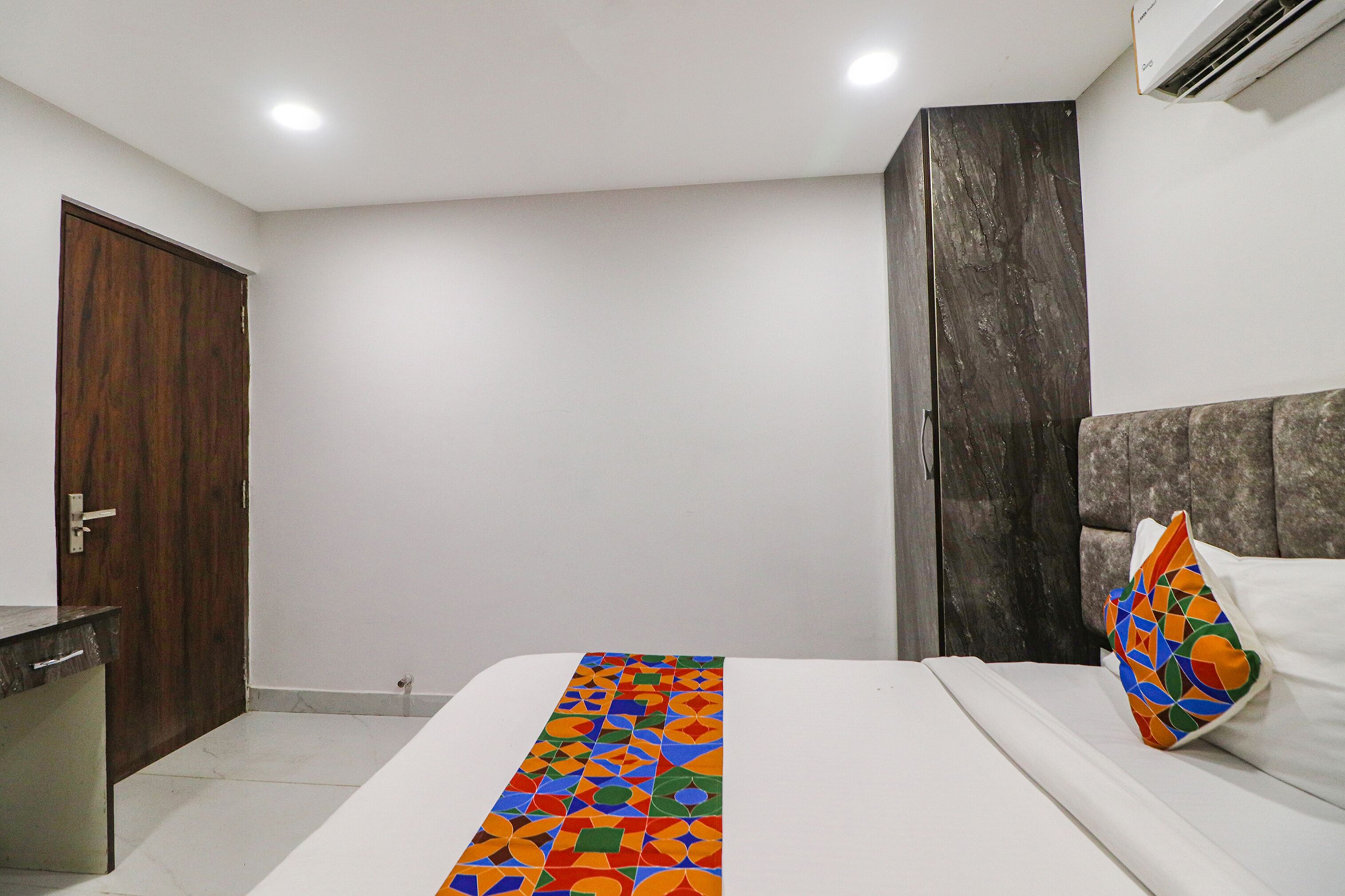 FabHotel Roadway Inn Yashobhoomi Convention Center