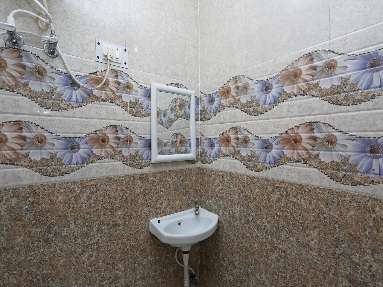 Diamond Guest House by OYO Rooms