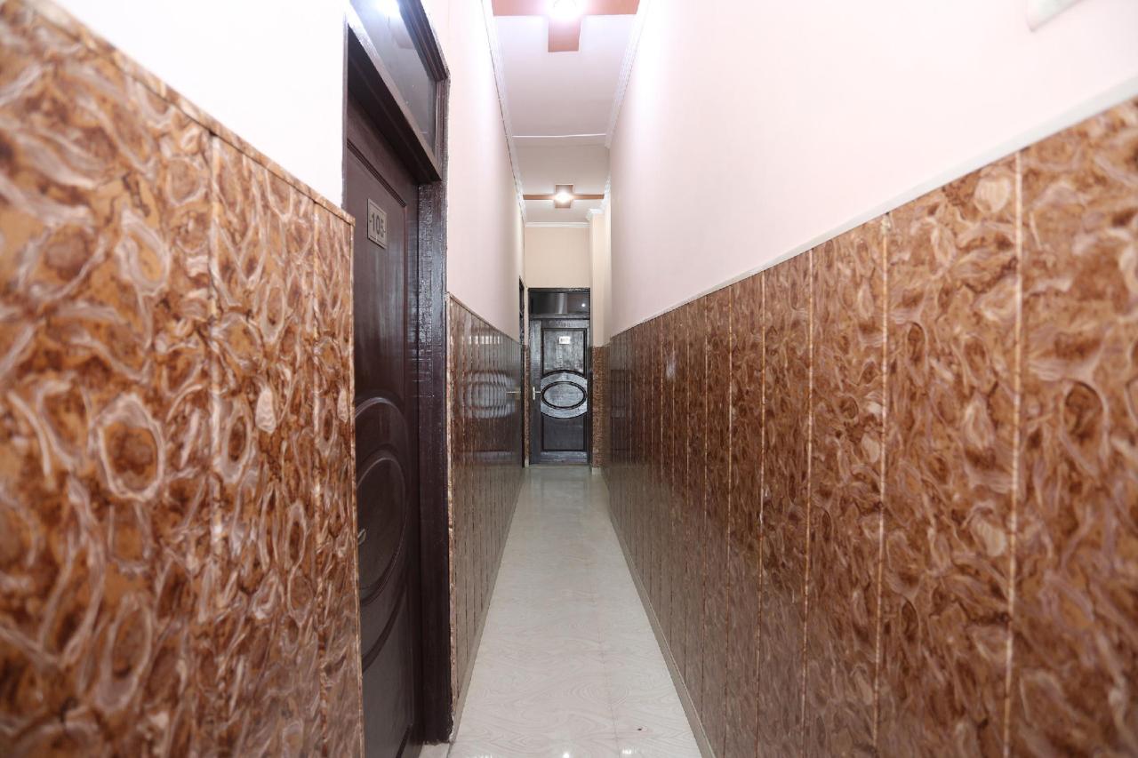 Hotel 999 by OYO Rooms