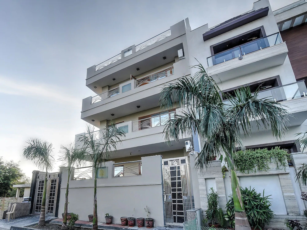 Glorious Stayz by OYO Rooms