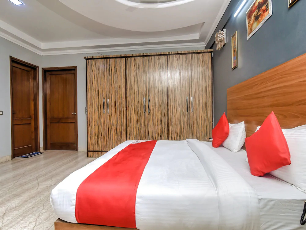 Glorious Stayz by OYO Rooms