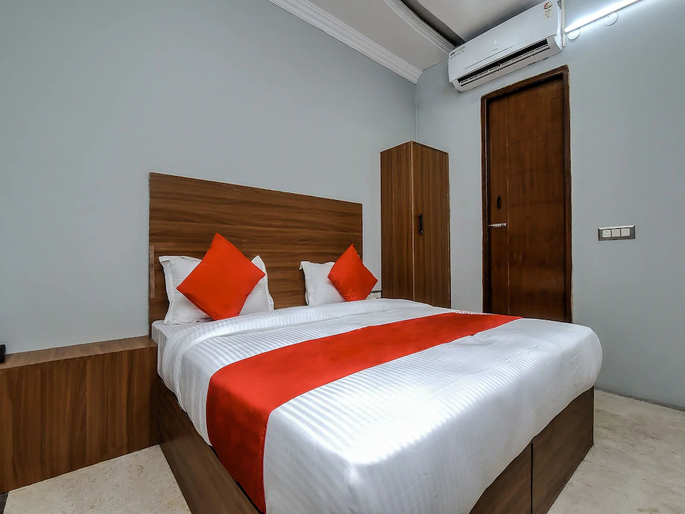 Glorious Stayz by OYO Rooms