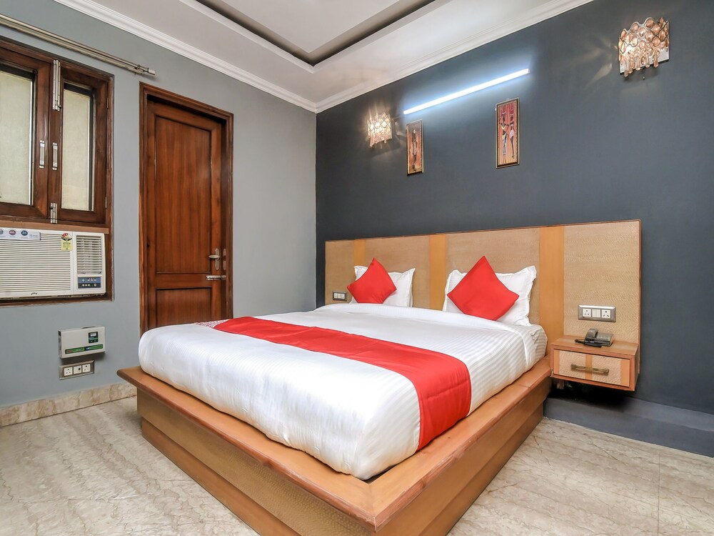 Glorious Stayz by OYO Rooms