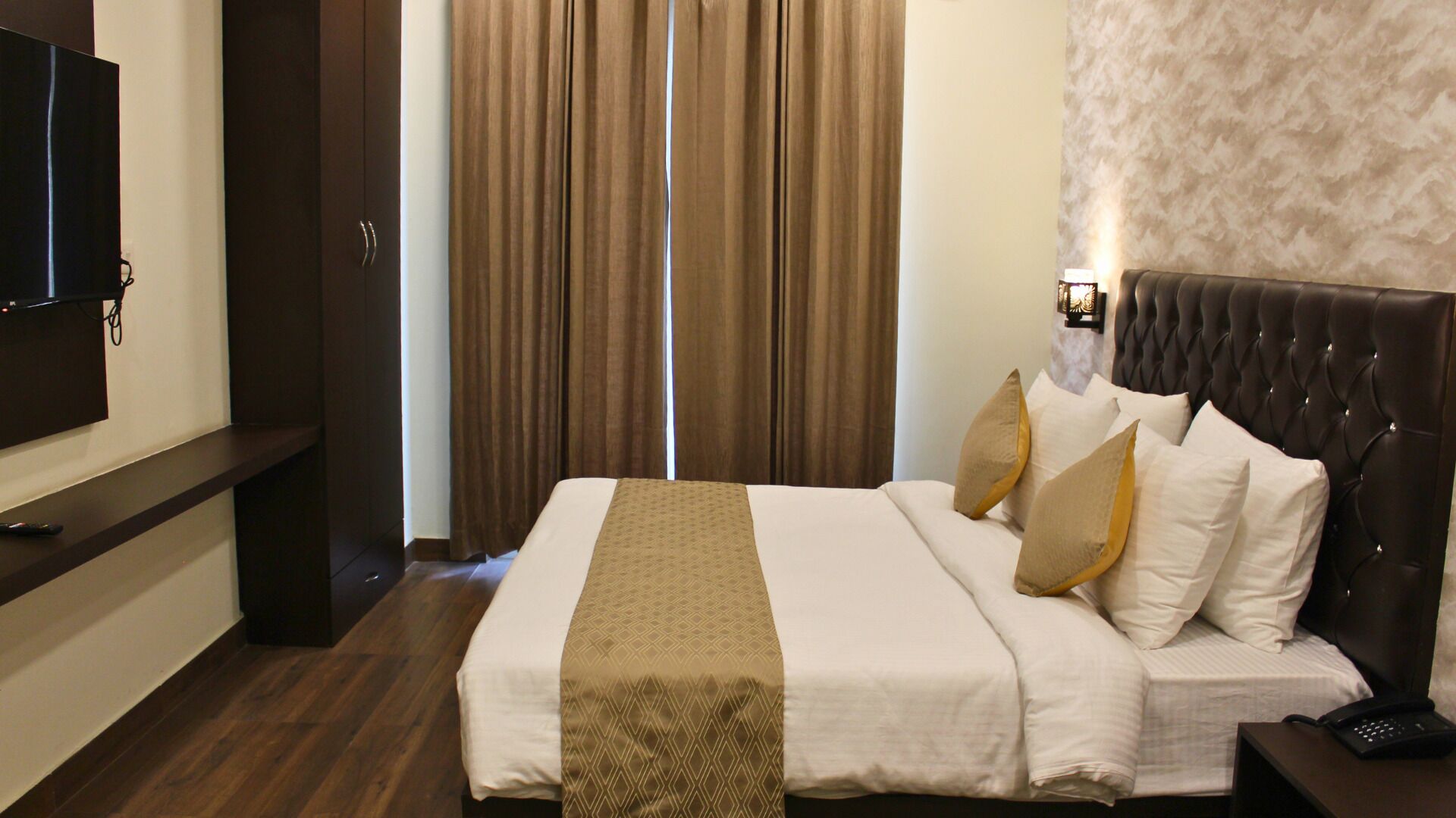 Hibiscus Select Hotel