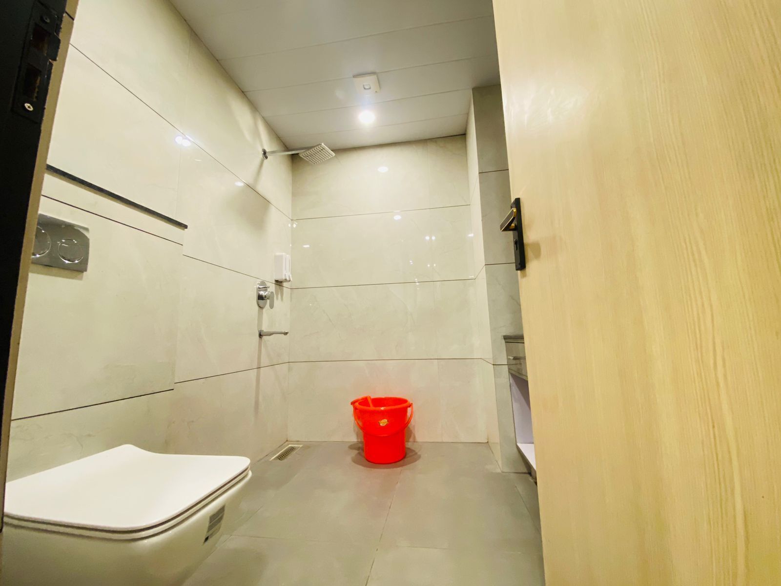 Hotel Holiday Grand Near Expo Mart