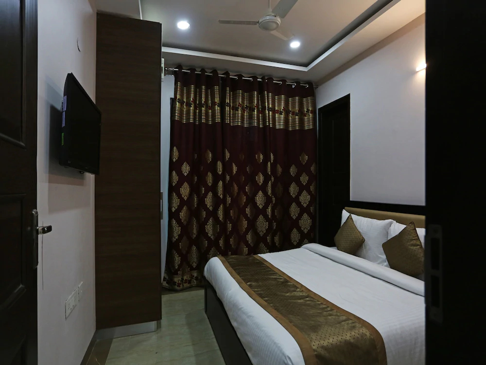 Khushi Residence by OYO