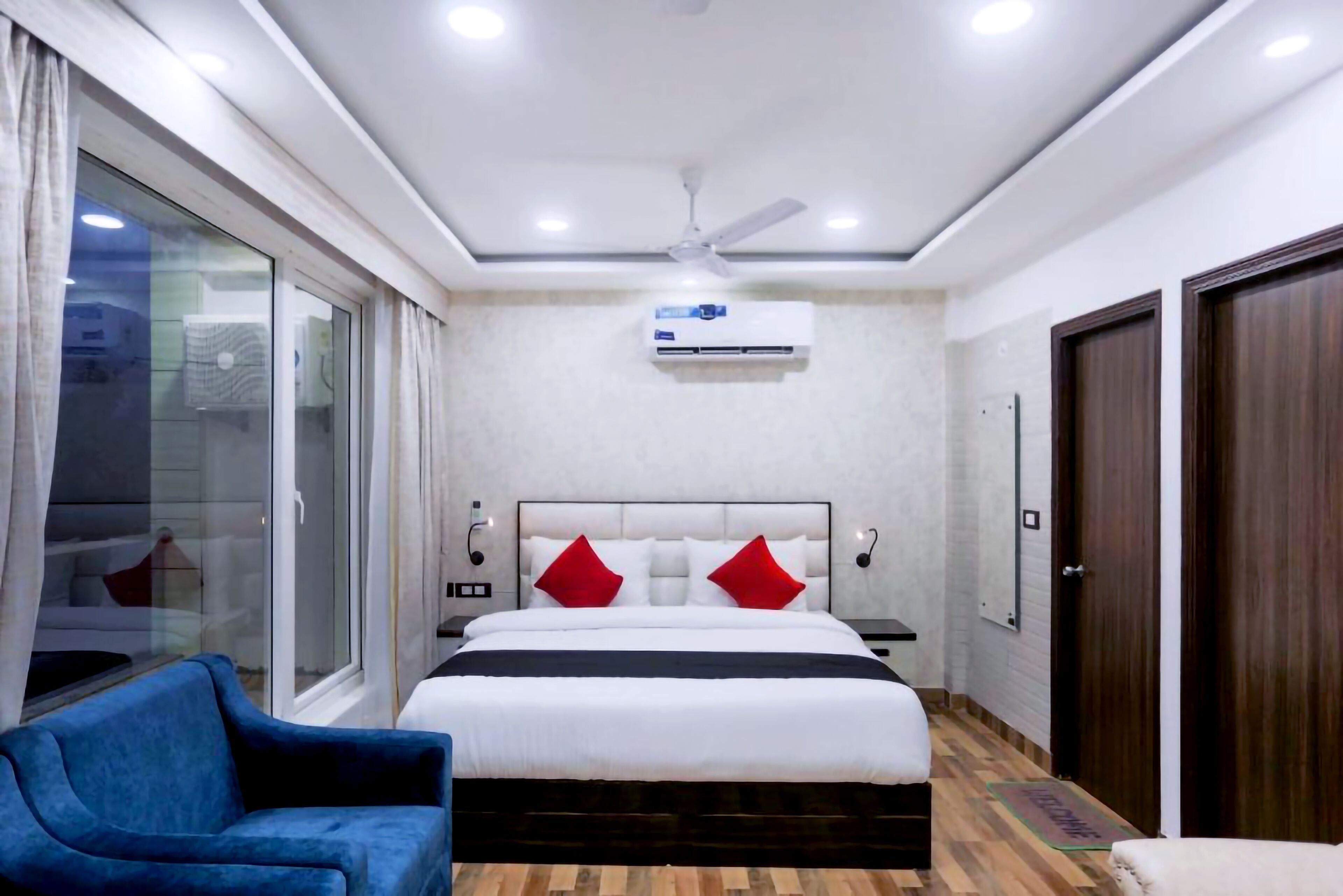 M K Hotel And Restaurant