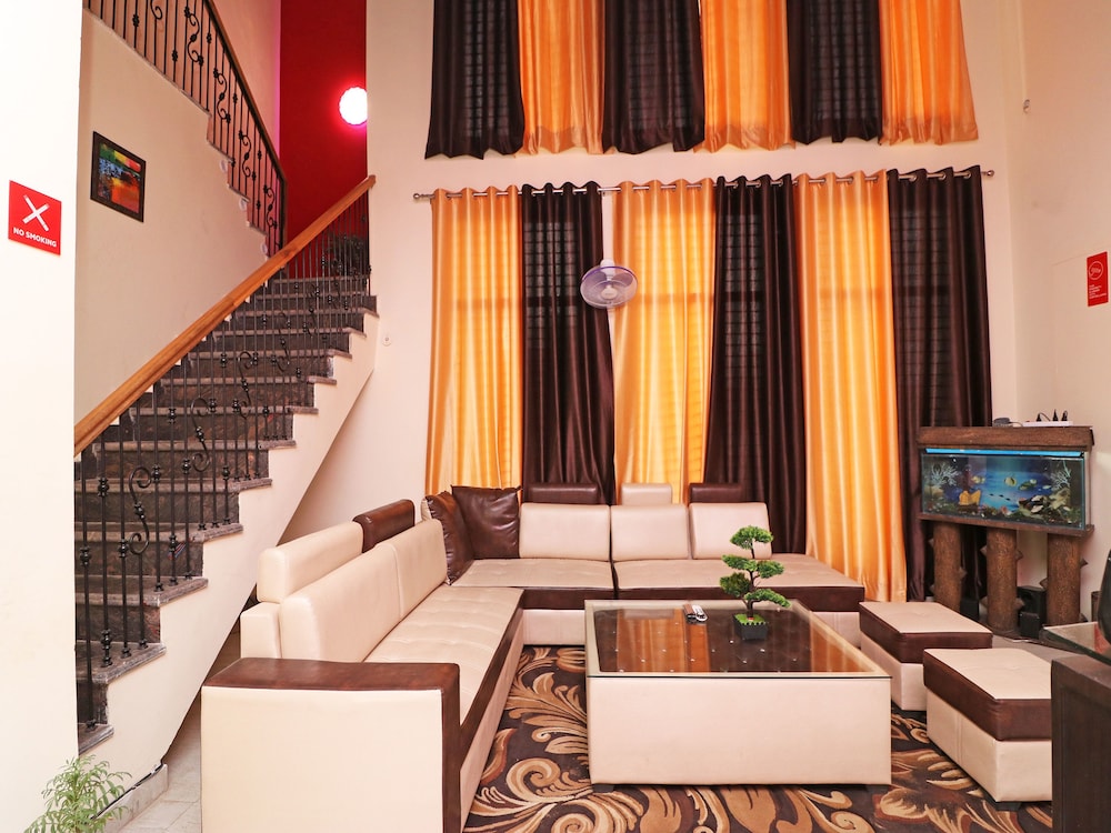 The Heaven Inn by OYO Rooms