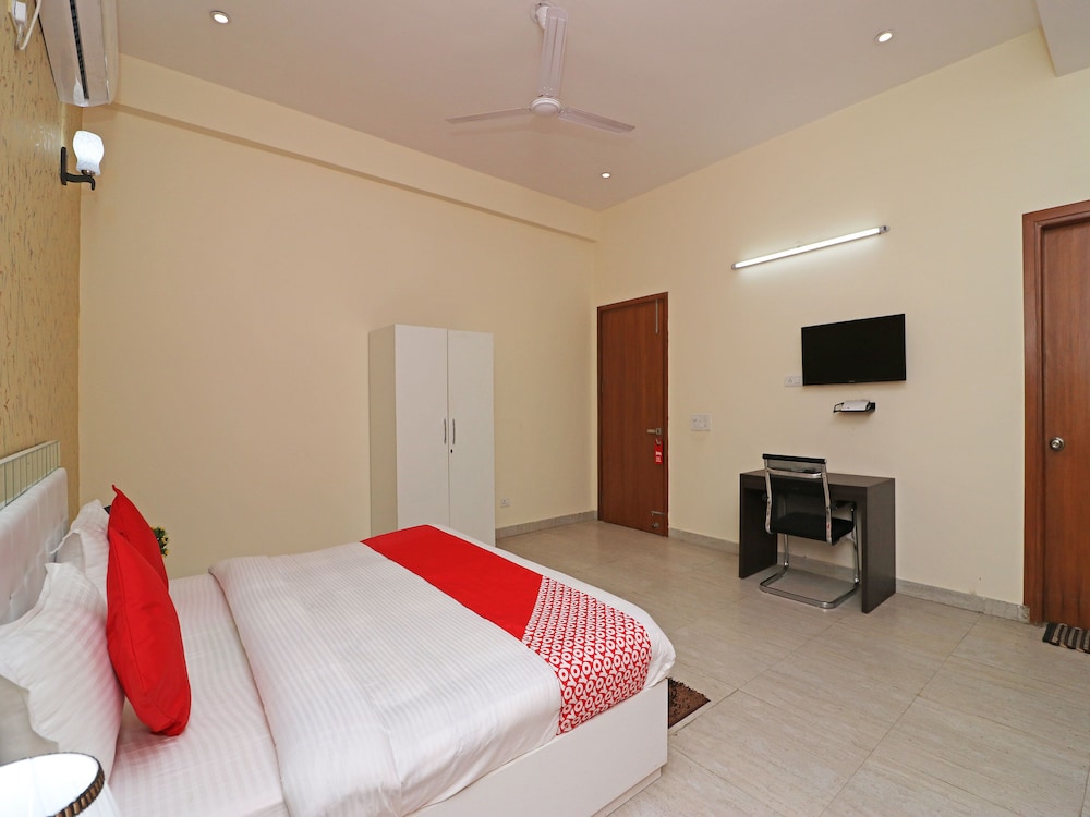 The Heaven Inn by OYO Rooms