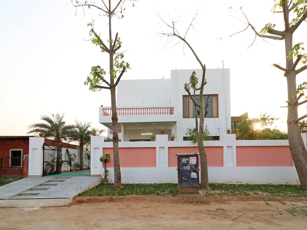 The Heaven Inn by OYO Rooms