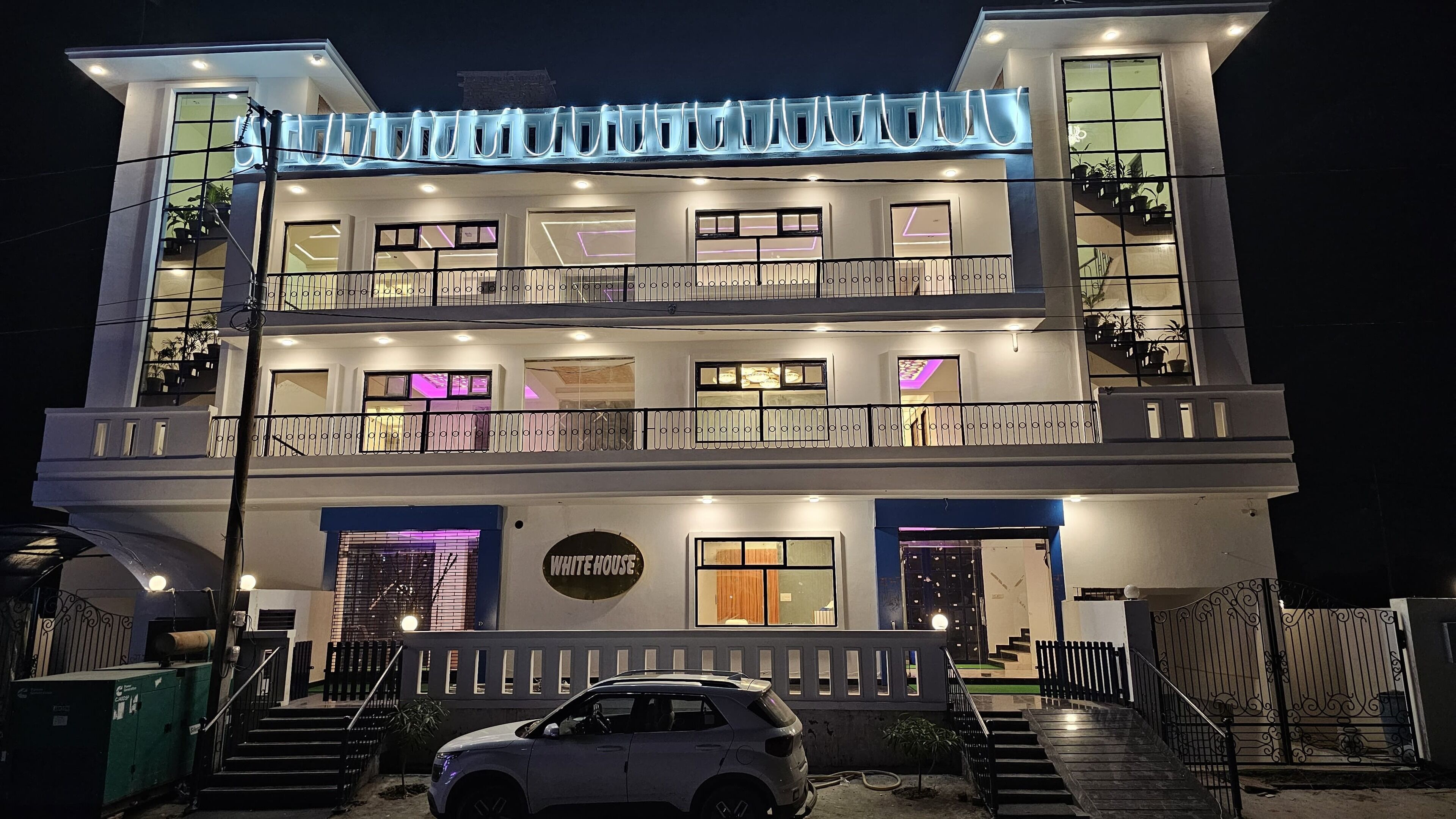 White House Hotel And Banquet
