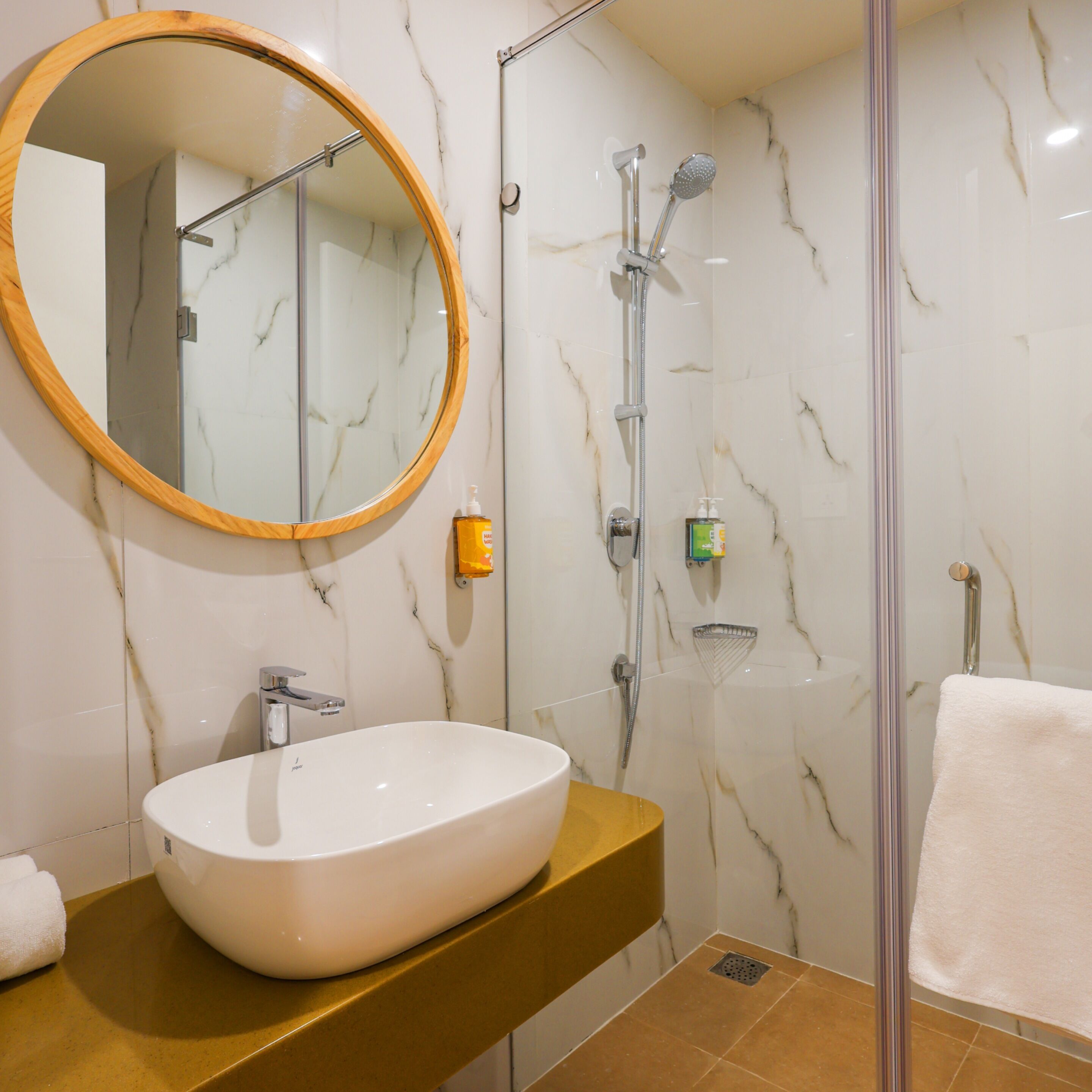 Bloom Hotel - Golf Course Road, Sector 43