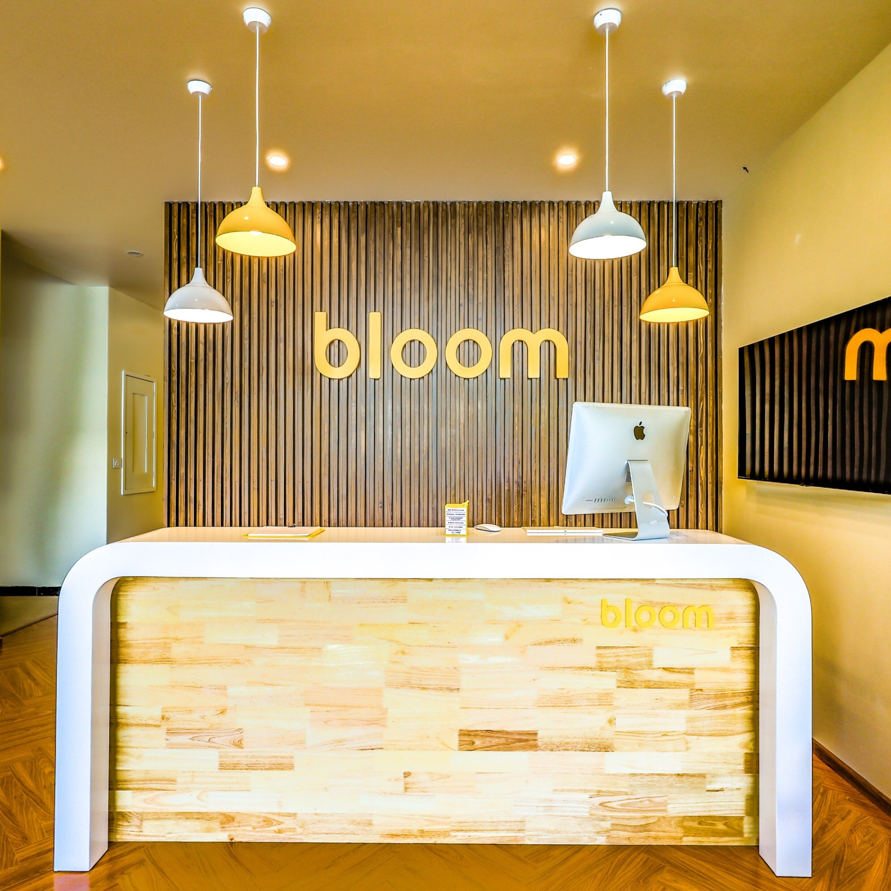 Bloom Hotel - Golf Course Road, Sector 43