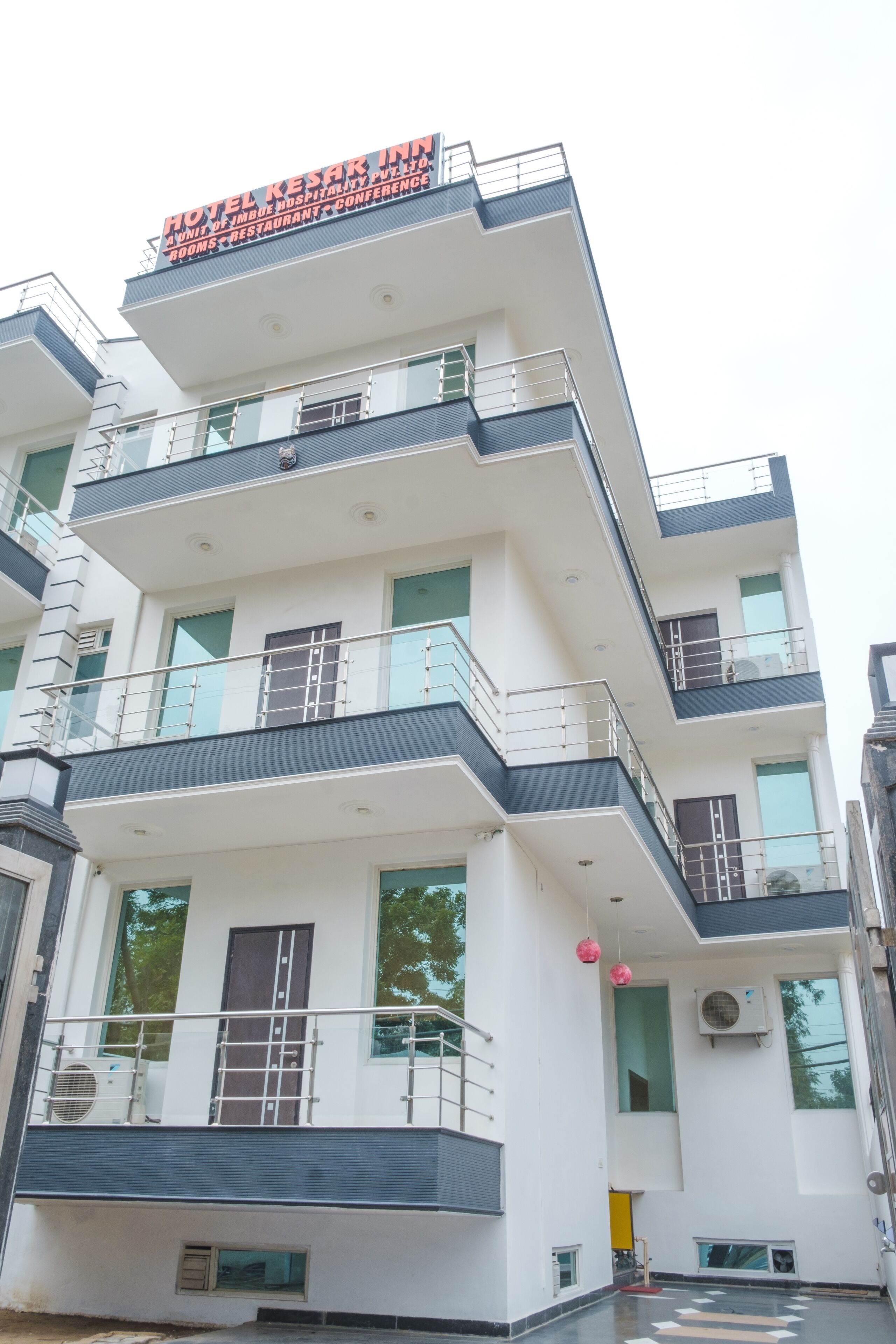 Capital O 87040 Hotel Kesar