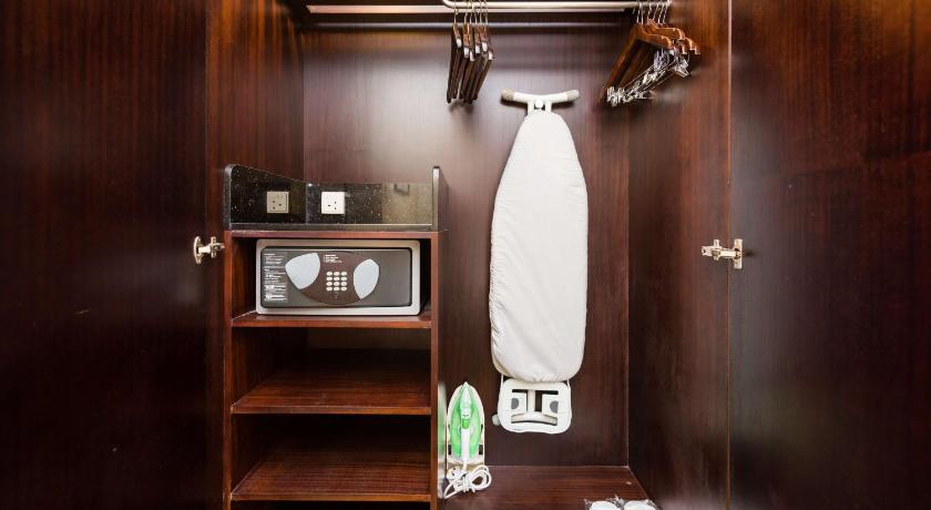 Country Inn & Suites by Radisson, Gurgaon Sector 12