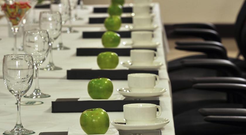 Country Inn & Suites by Radisson, Gurgaon Sector 12