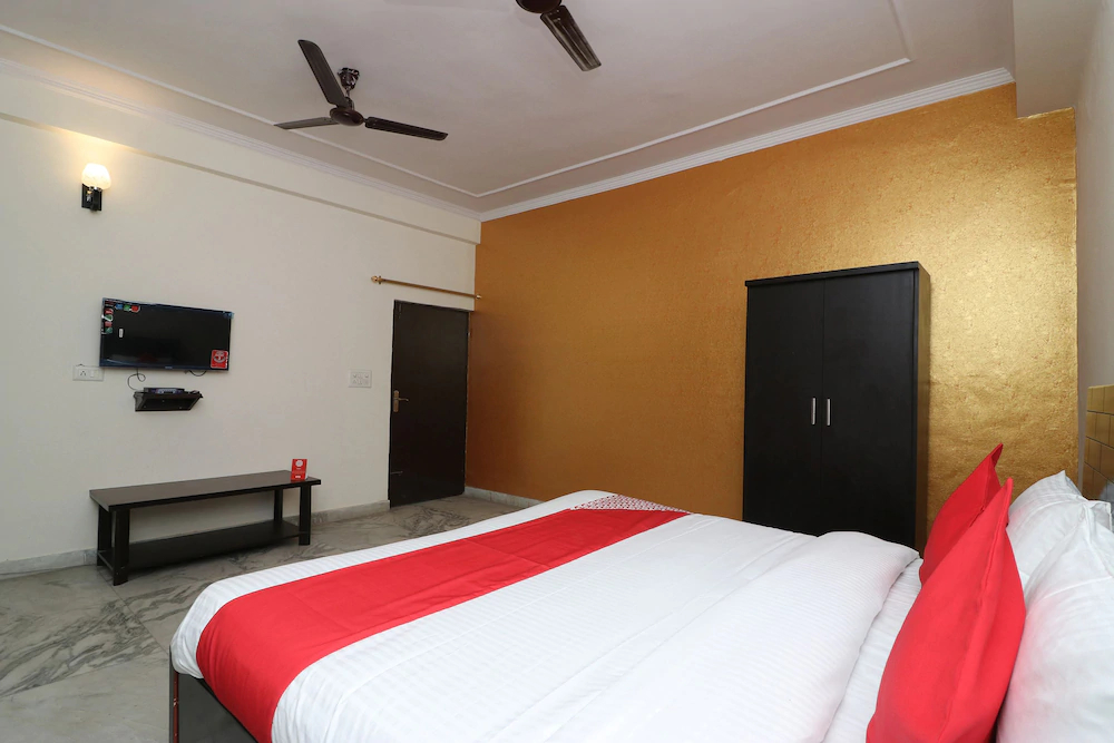 Delta Square By OYO Rooms