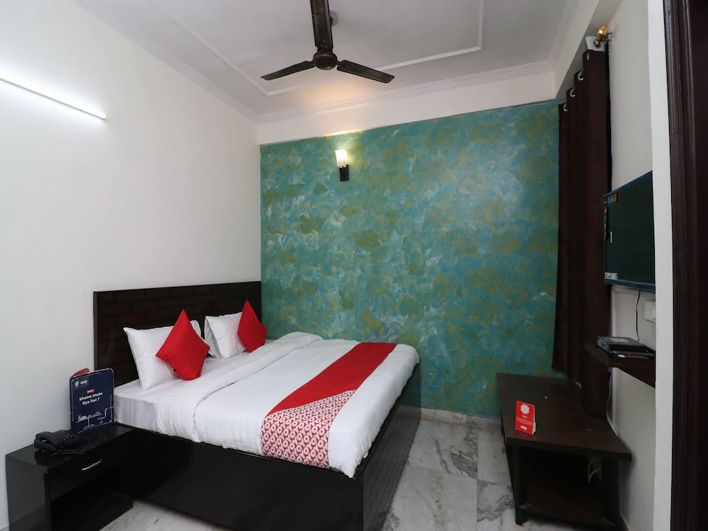 Delta Square By OYO Rooms