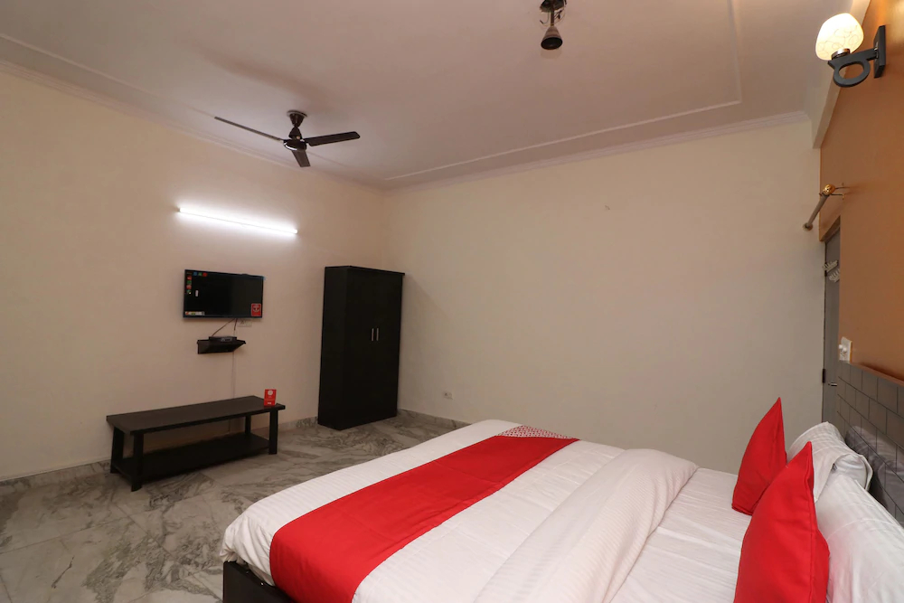 Delta Square By OYO Rooms