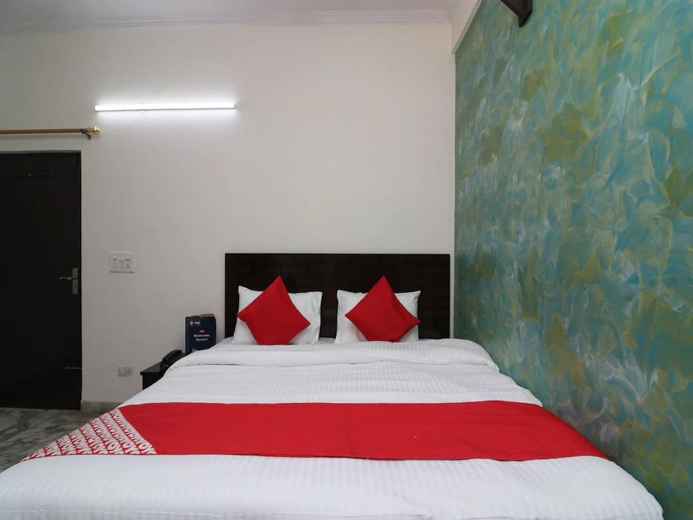 Delta Square By OYO Rooms