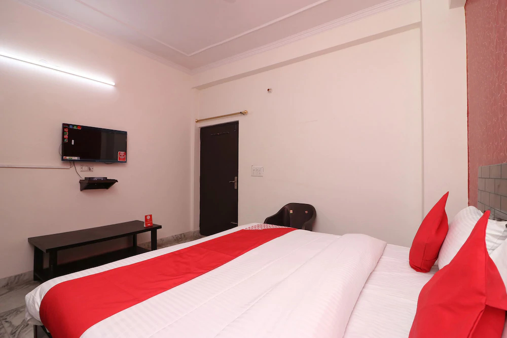 Delta Square By OYO Rooms