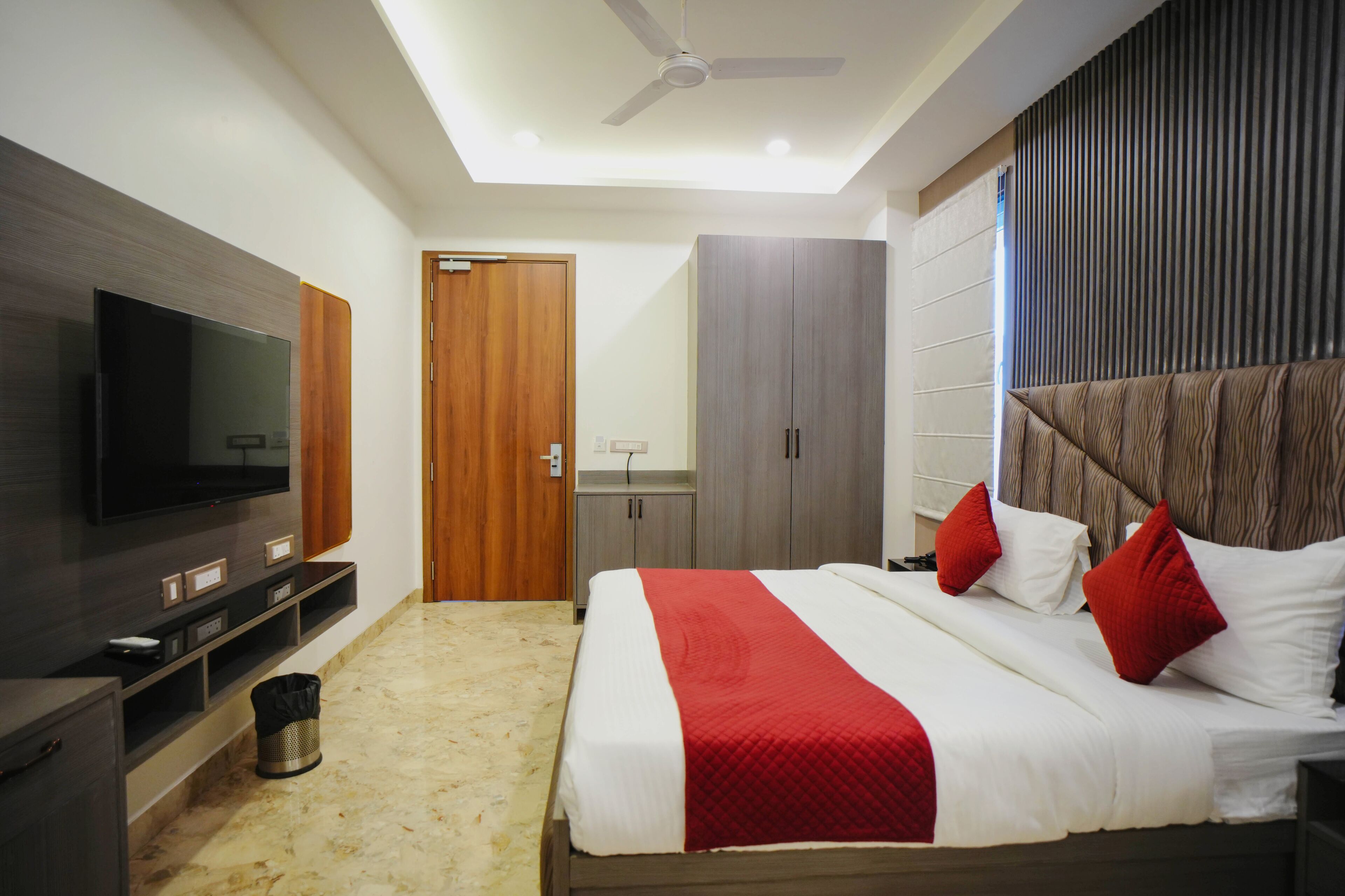 Hari's Court - Hotel & Banquet