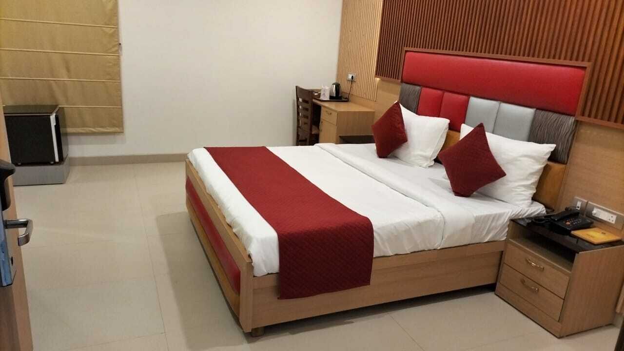 Hari's Court - Hotel & Banquet