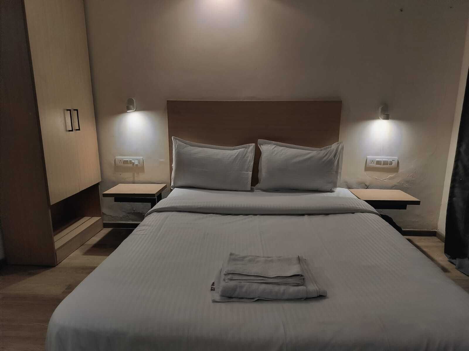 Hotel 27 Inn