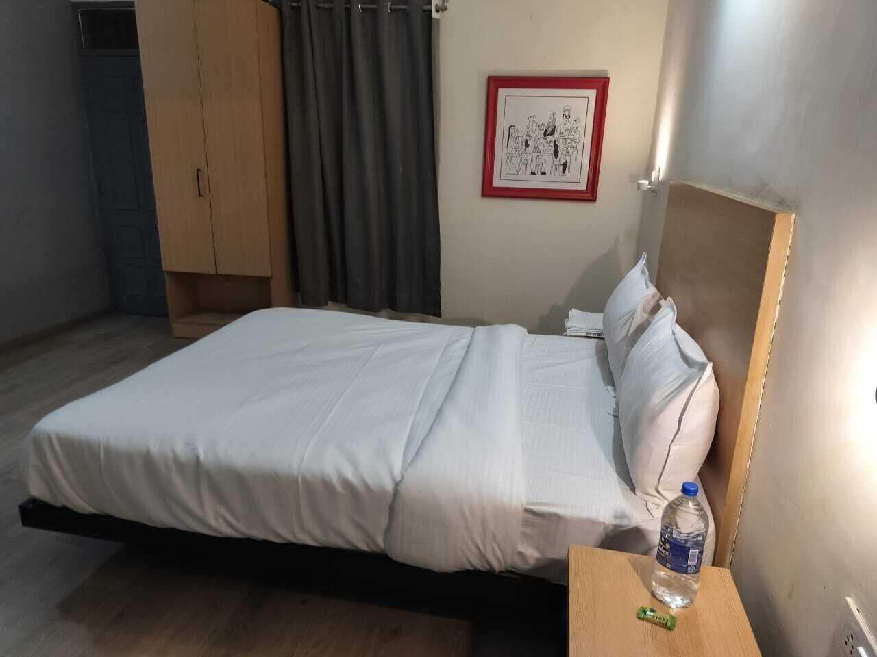 Hotel 27 Inn