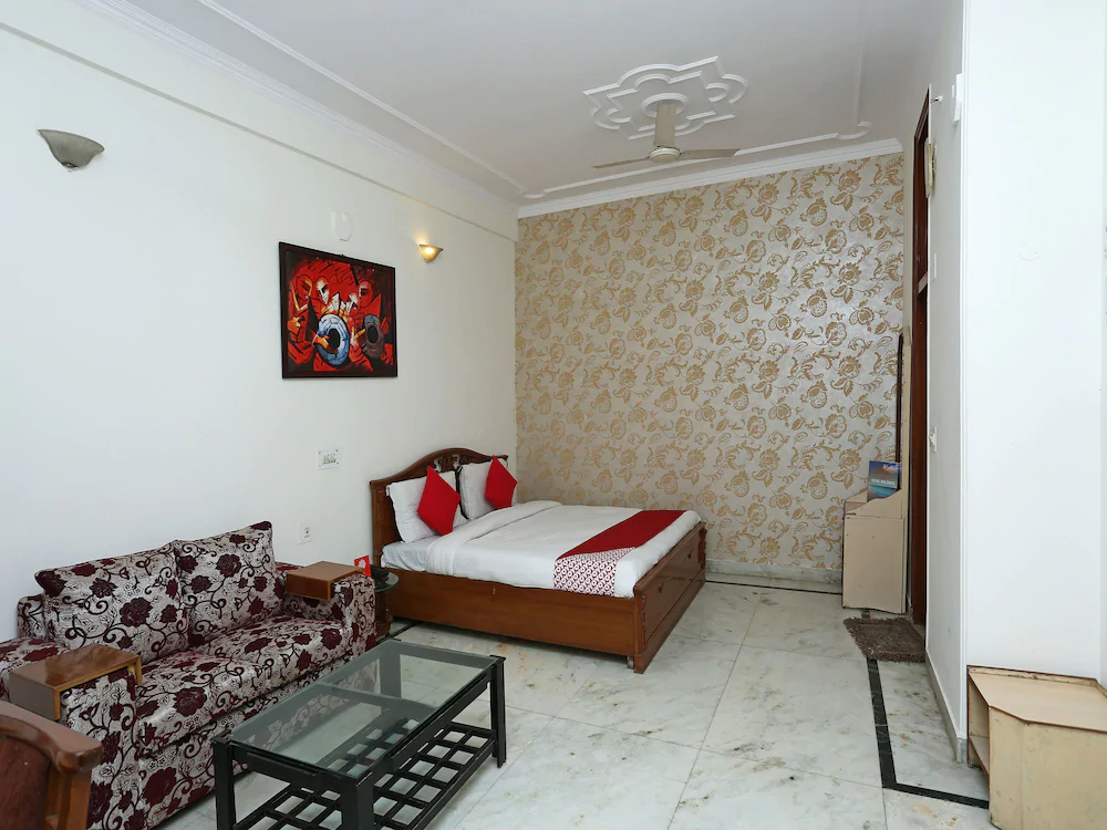 Hotel Raj Mahal Inn by OYO Rooms