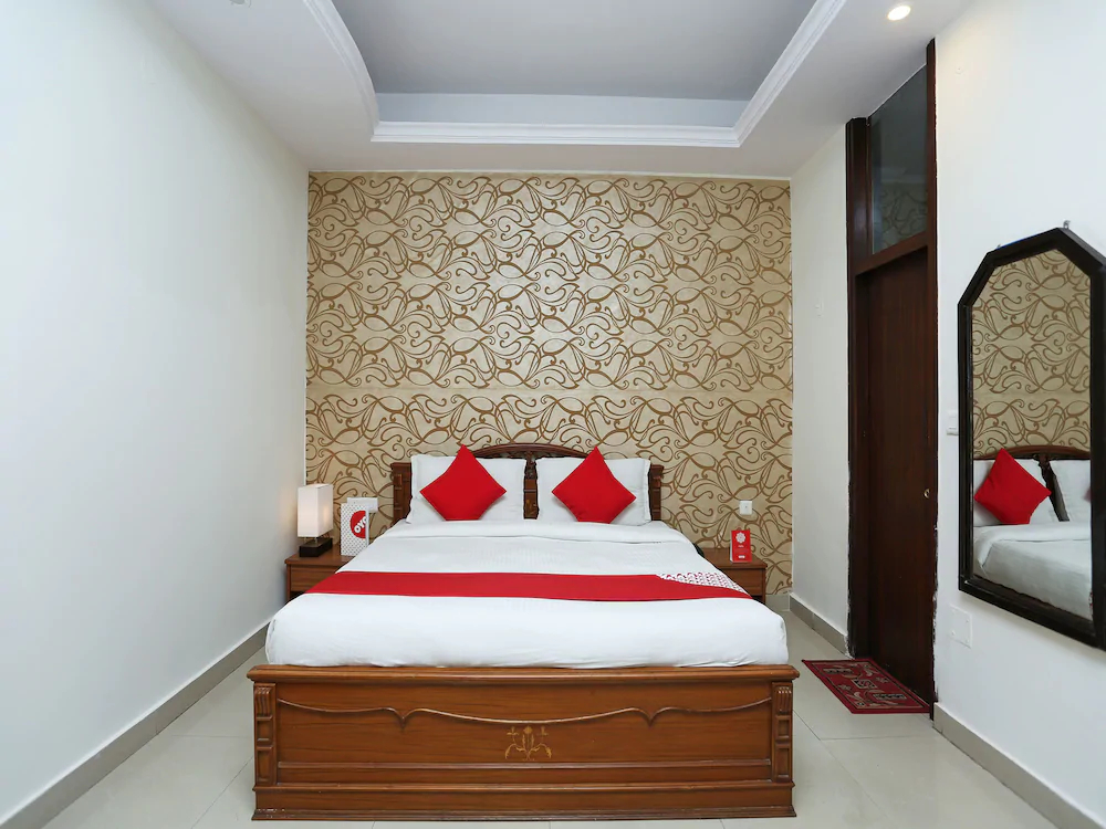Hotel Raj Mahal Inn by OYO Rooms