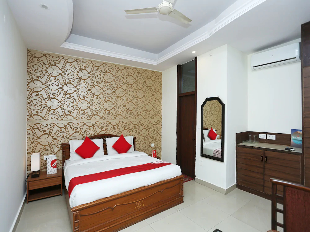 Hotel Raj Mahal Inn by OYO Rooms