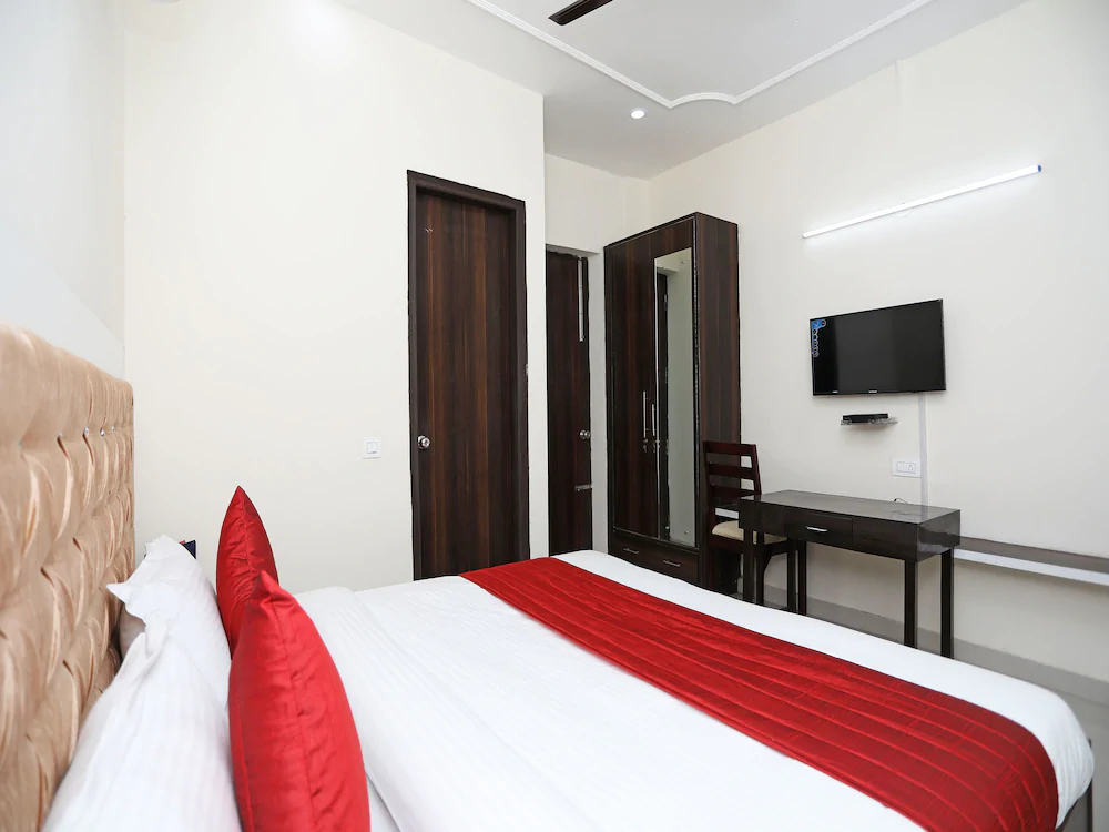 Niketan Medanta By OYO Rooms
