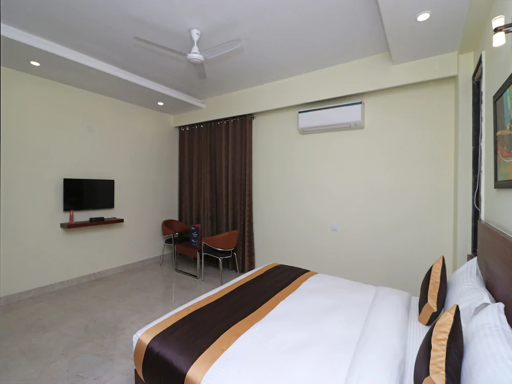 OYO 12074 Vikrant's Residency