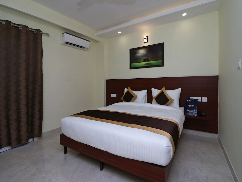 OYO 12074 Vikrant's Residency