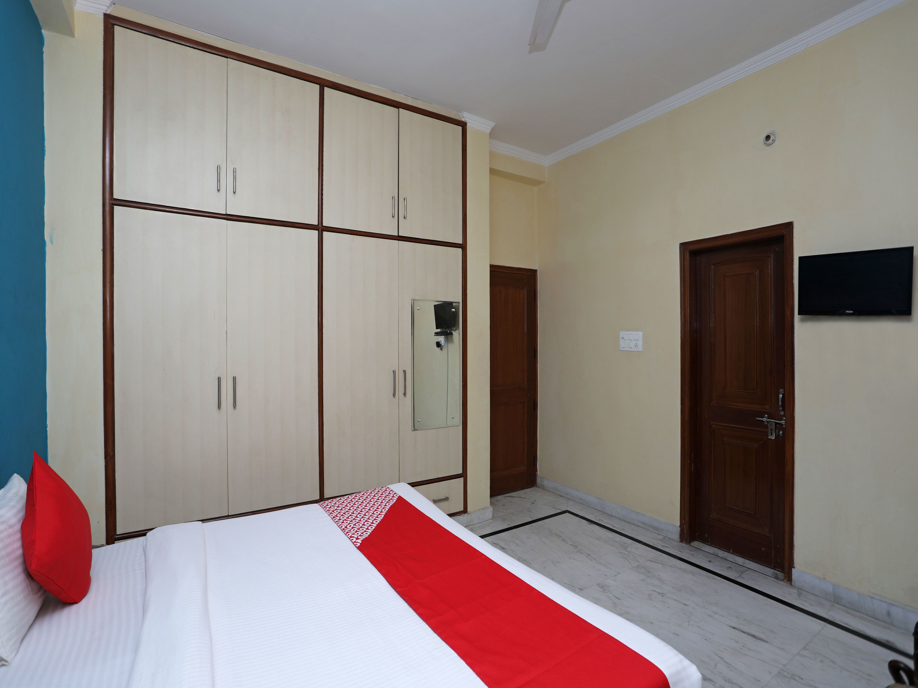 Oyo 12194 Jm Residency