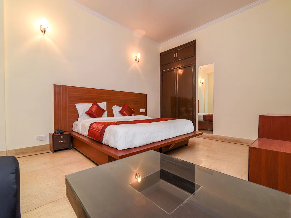 Purple Star Hotel by OYO Rooms