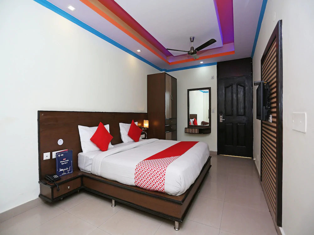 OYO 16688 Hotel Vrs