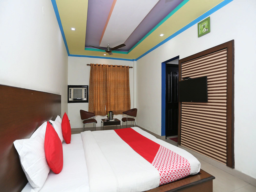 OYO 16688 Hotel Vrs