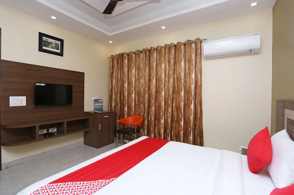 OYO 23659 Faris Residency