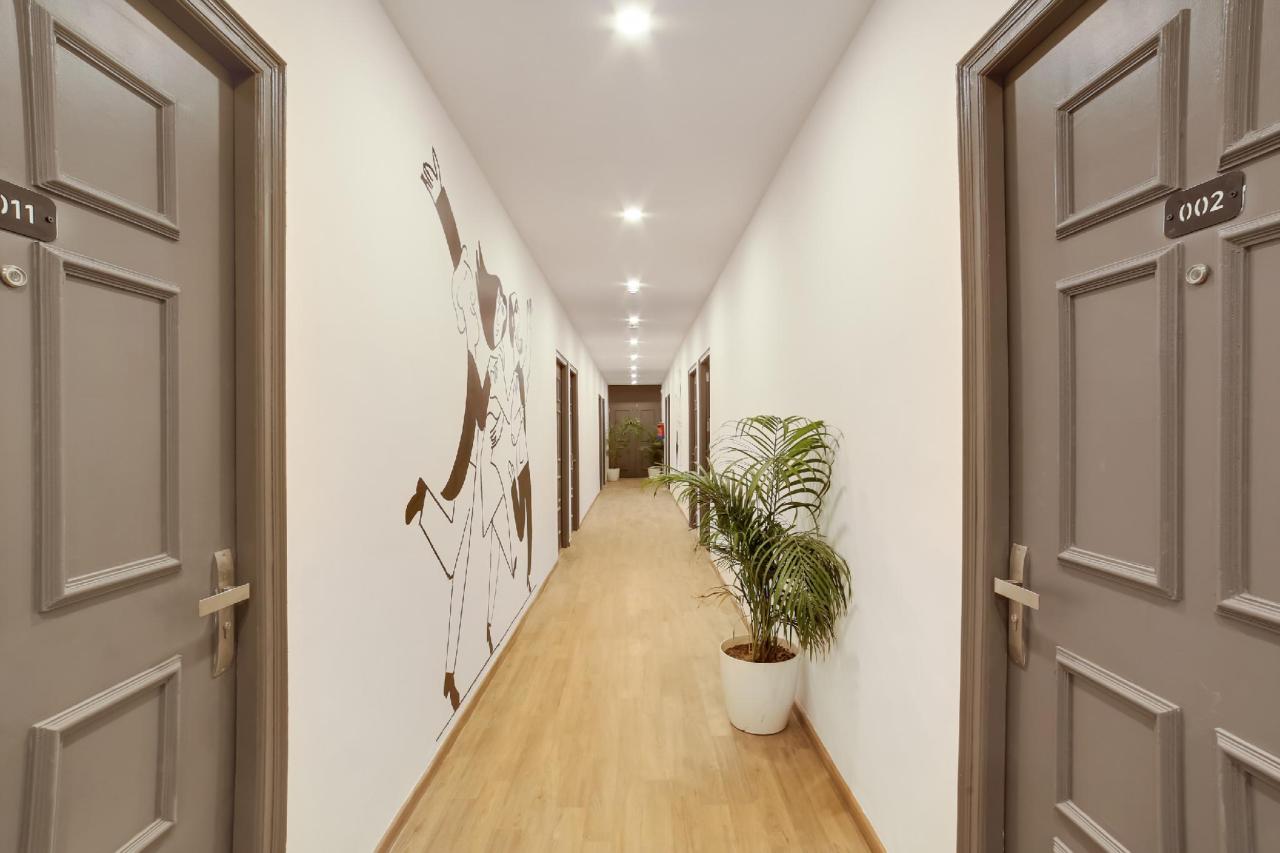 OYO Townhouse 230 Old Gurgaon Sector 14