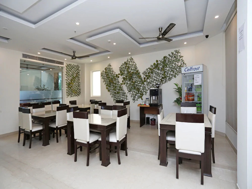 Qcent Gurgaon by OYO Rooms
