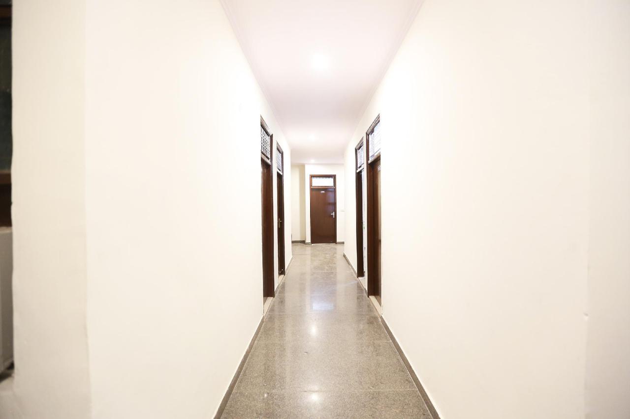 Royal Guest House by OYO Rooms